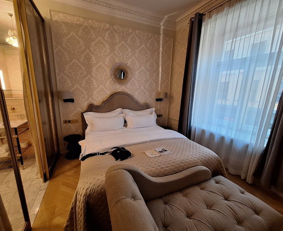 Hotel Unicus Palace — Guest room