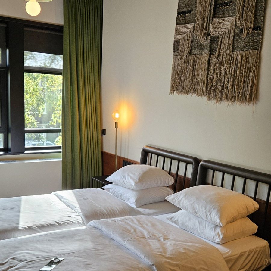 Hotel V Fizeaustraat — Guest room