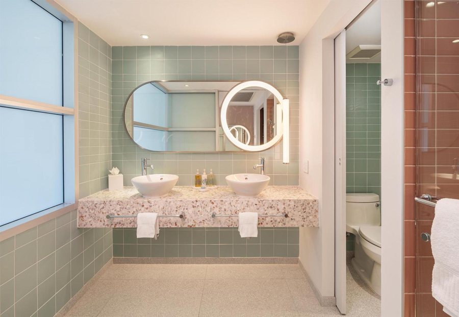 Hotel Valley Ho Scottsdale Arizona — Bathroom