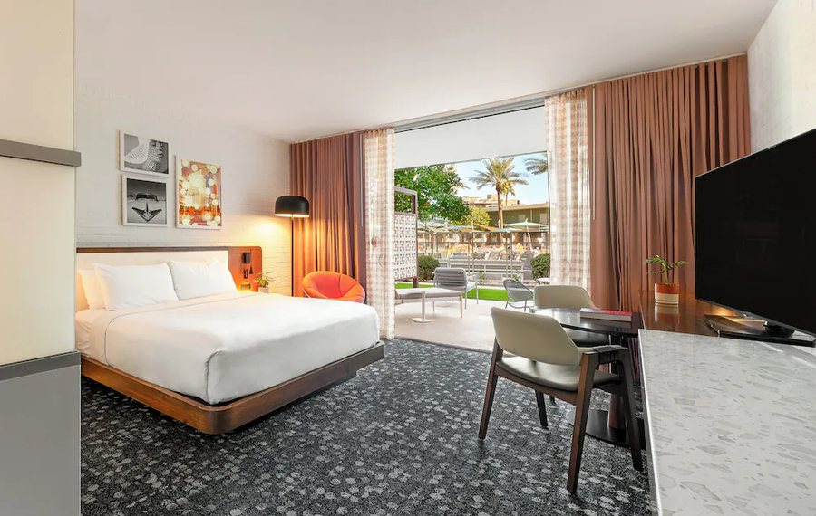 Hotel Valley Ho Scottsdale Arizona — Guest room