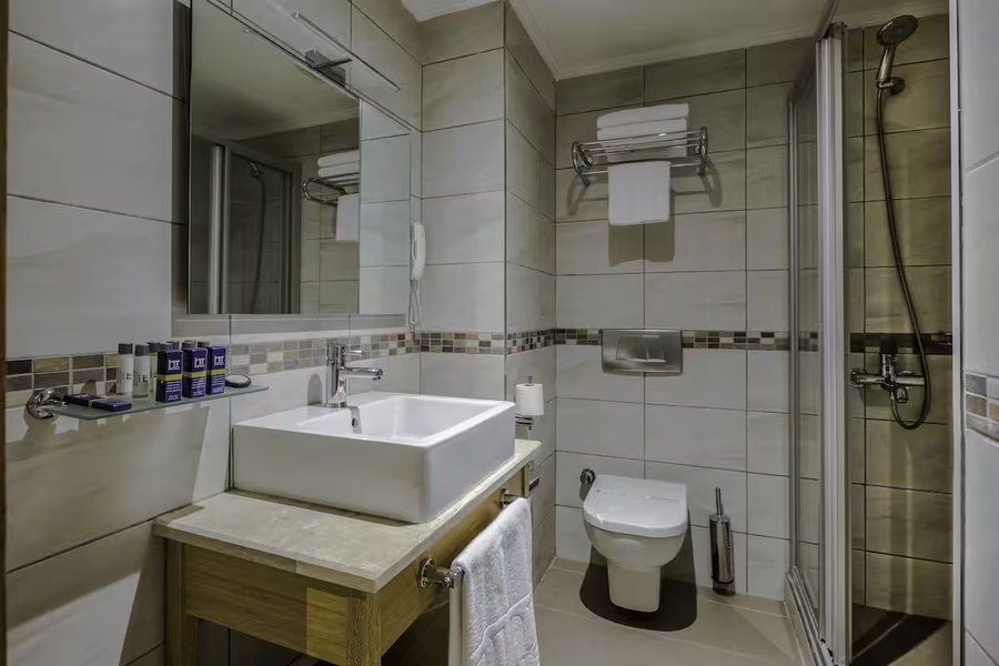 Hotel Venera Istanbul — Bathroom