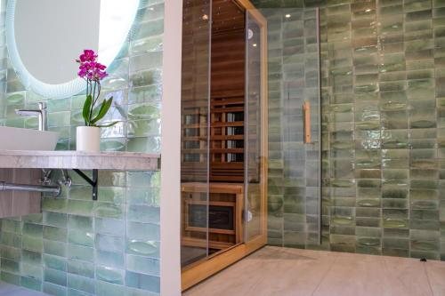 Hotel Verde Cape Town Airport Matroosfontein Western Cape — Bathroom