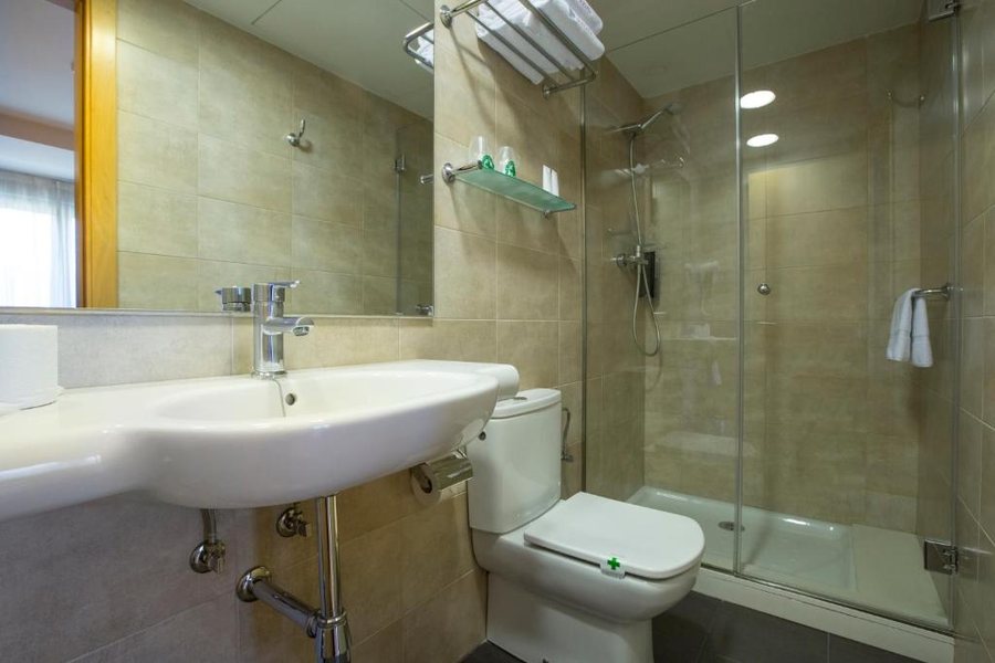 Hotel Via Augusta Barcelona Catalonia — Bathroom