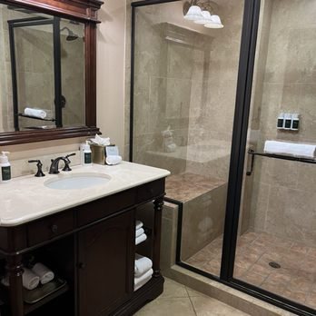 Hotel Viata — Bathroom