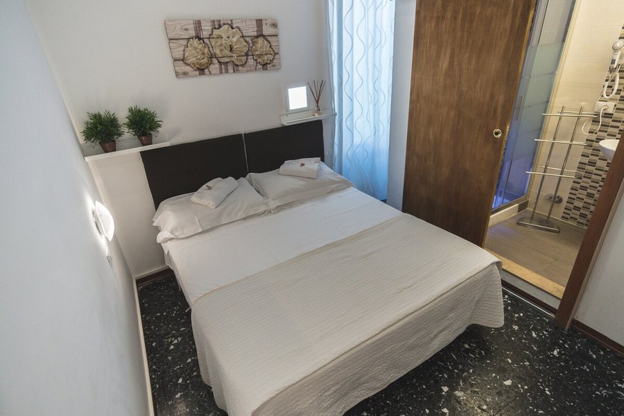 Hotel Victoria — Guest room