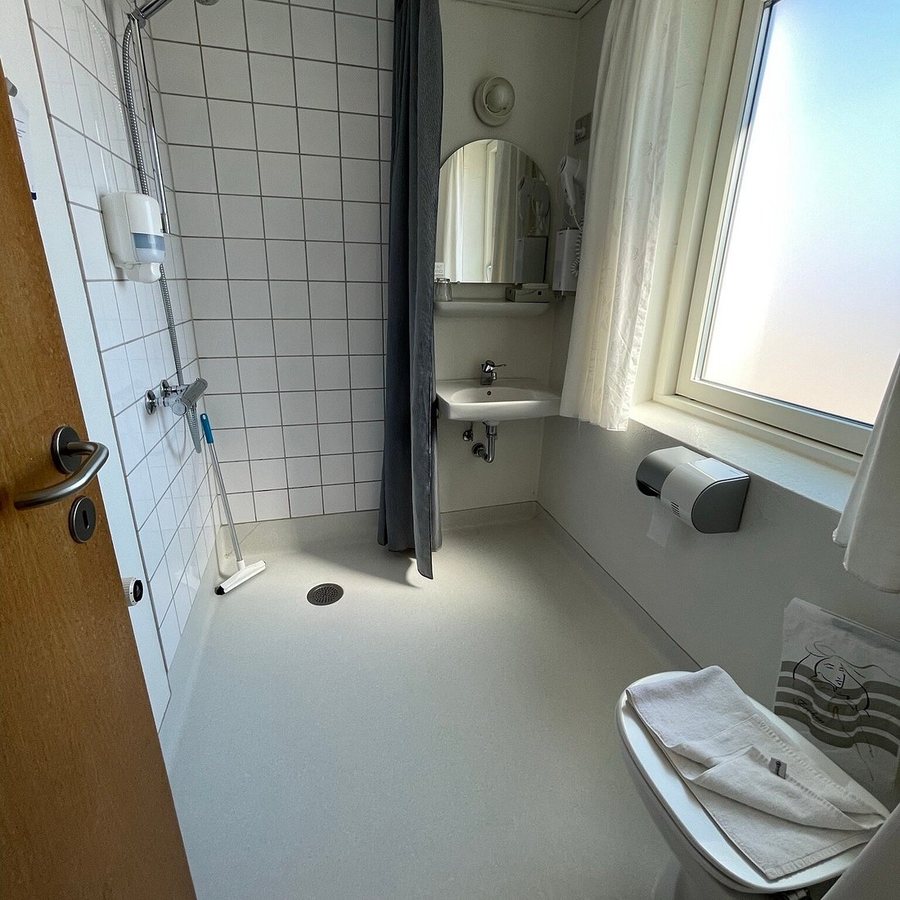 Hotel Viking Spa Wellness — Bathroom