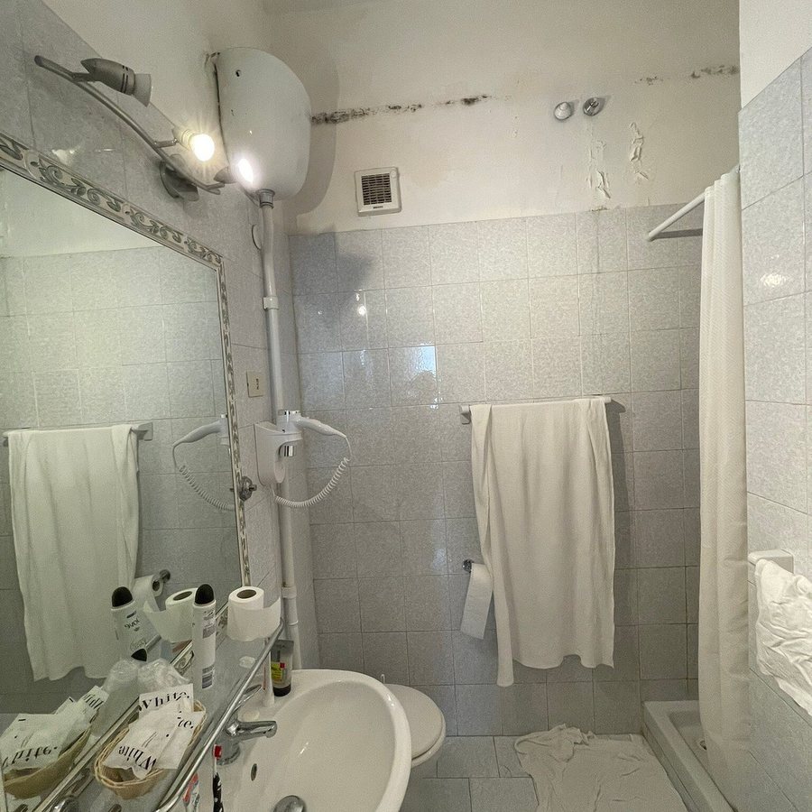 Hotel Villa Duse — Bathroom
