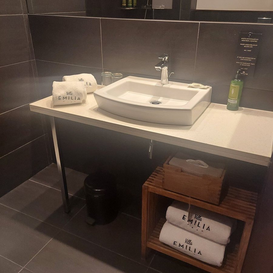 Hotel Villa Emilia Barcelona Catalonia — Bathroom