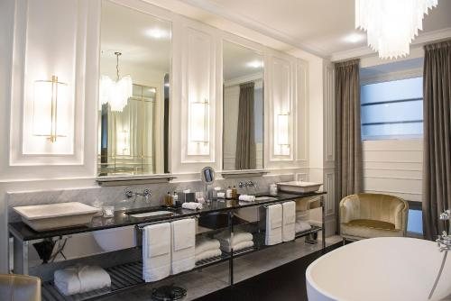 Hotel Vilon — Bathroom