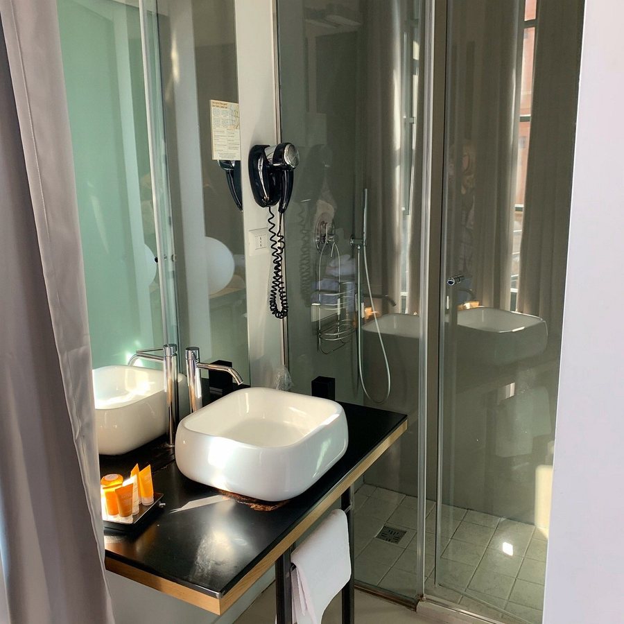 Hotel Viminale — Bathroom
