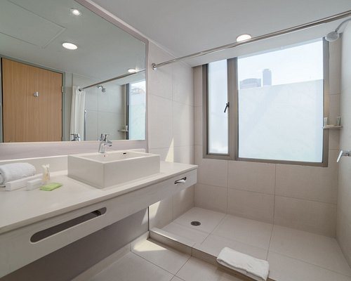 Hotel Virreyes Mexico — Bathroom