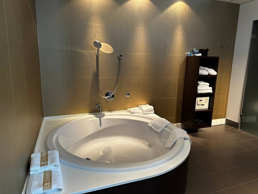 Hotel Wellness Zuiver — Bathroom