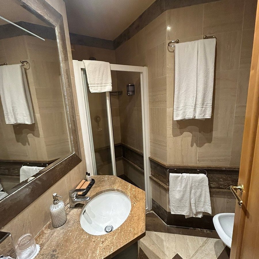 Hotel White — Bathroom