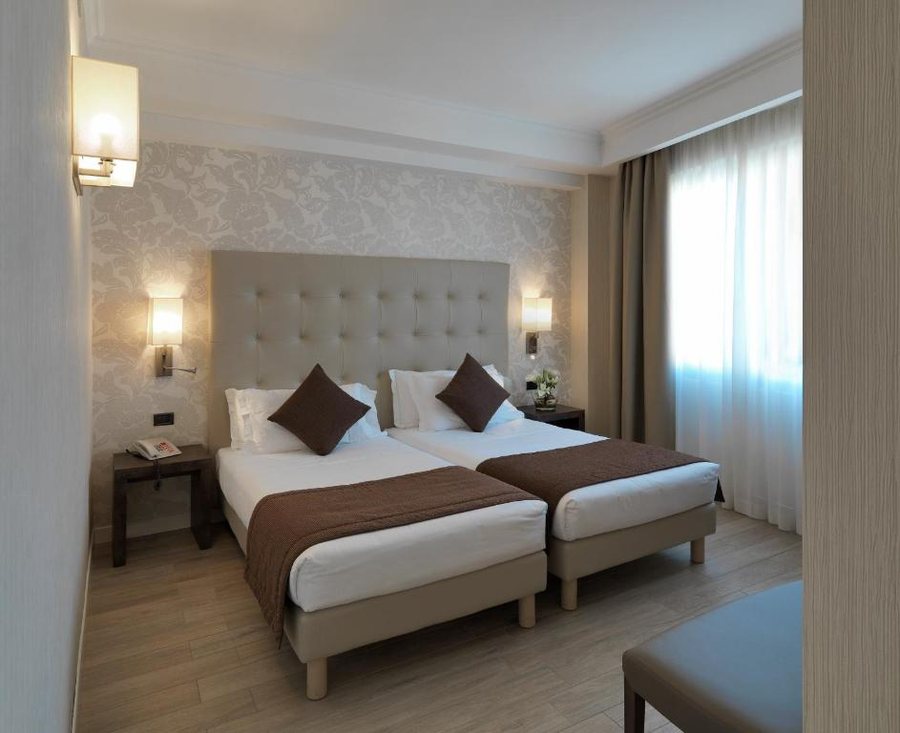 Hotel Windsor Milano — Guest room