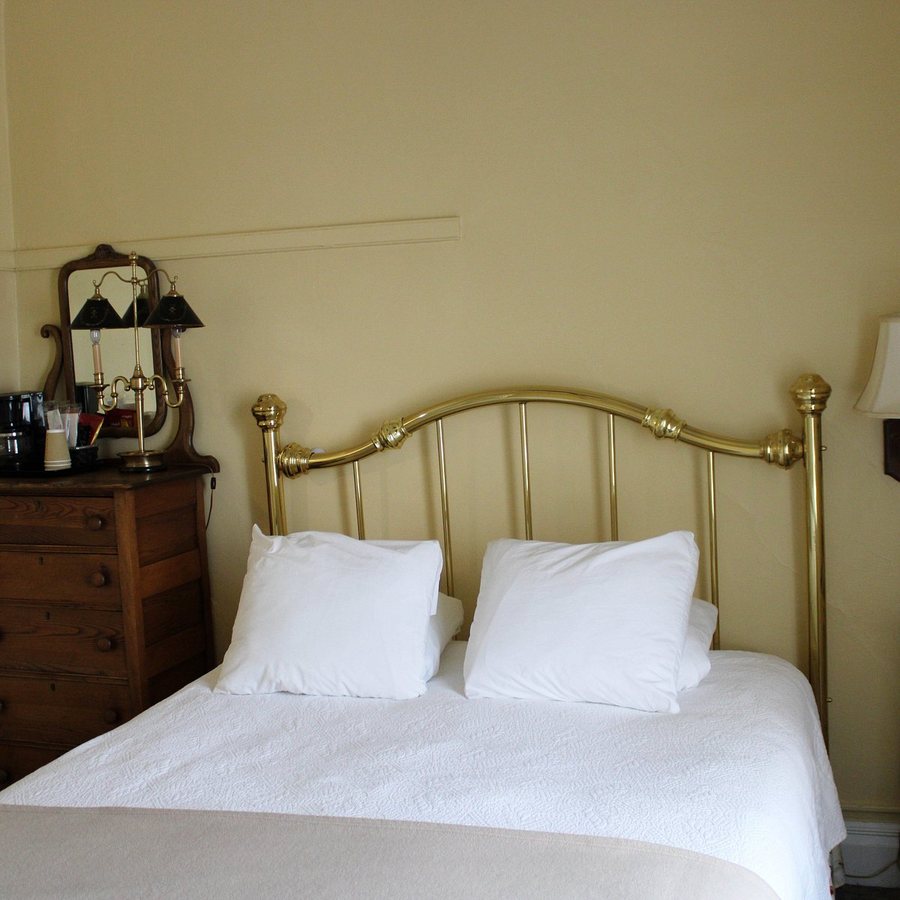 Hotel Wolf — Guest room