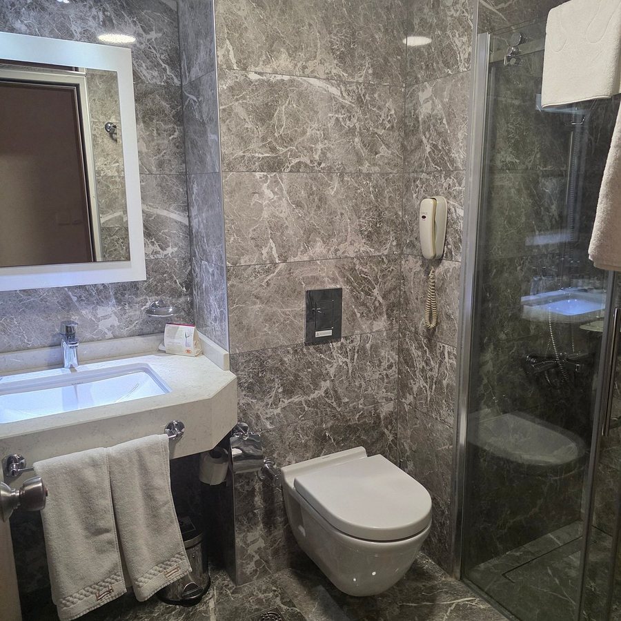 Hotel Yigitalp Istanbul — Bathroom