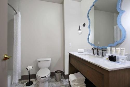 Hotel Ylem — Bathroom