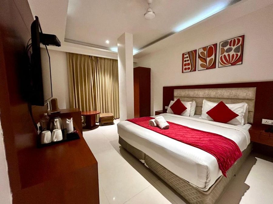 Hotel Z Suites — Guest room