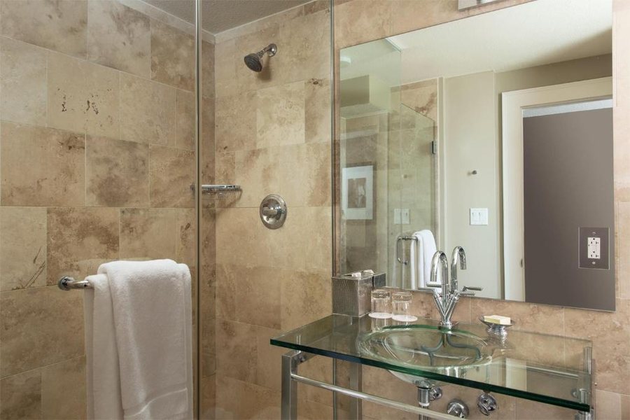 Hotel ZaZa Houston Memorial City — Bathroom