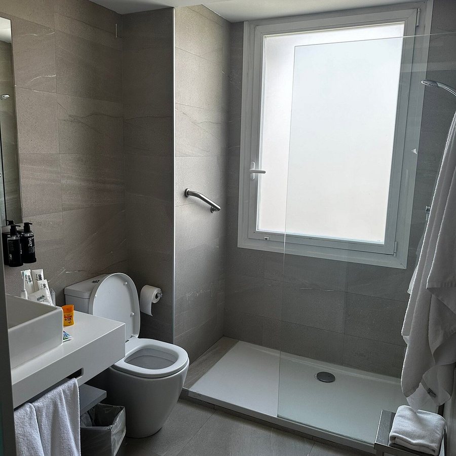 Hotel Zenit Conde de Orgaz — Bathroom