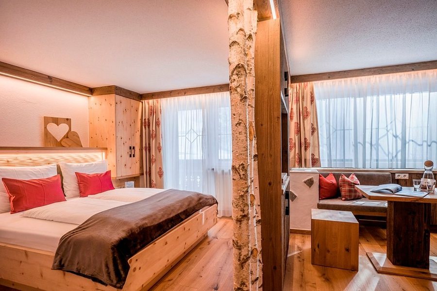 Hotel Zirbenhof — Guest room