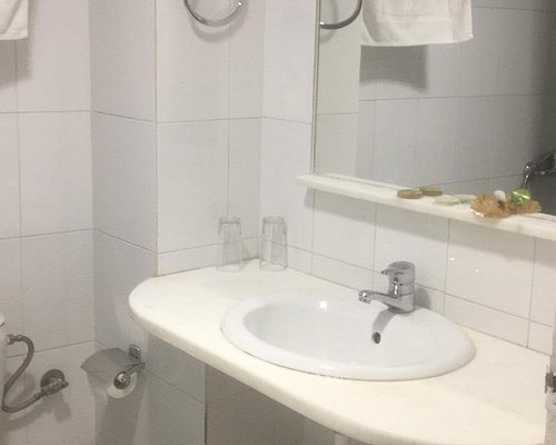 Hoteleros Dionysos Athens — Bathroom