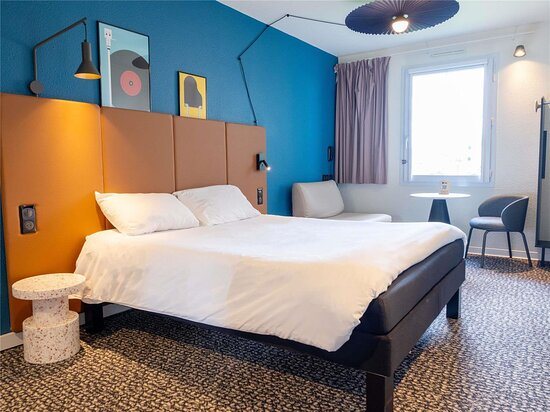 HotelF1 Avranches — Guest room