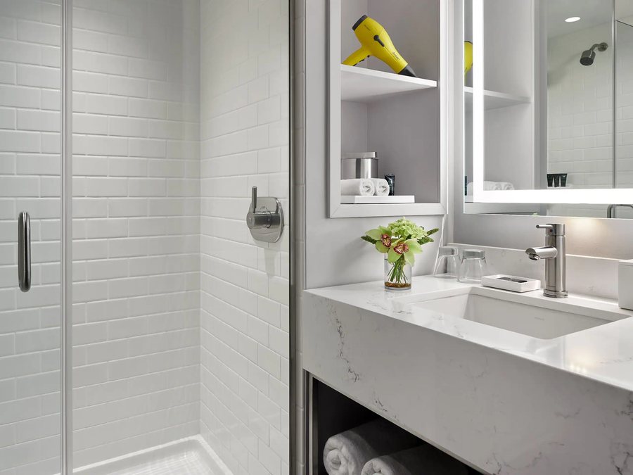 Hoteloco — Bathroom