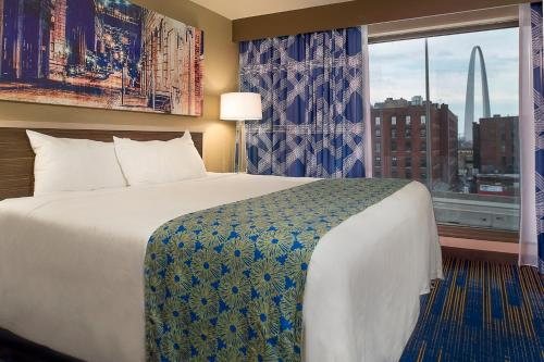 HoteLumiere at the Arch Hotel Casino A Caesars Rewards Destination — Guest room