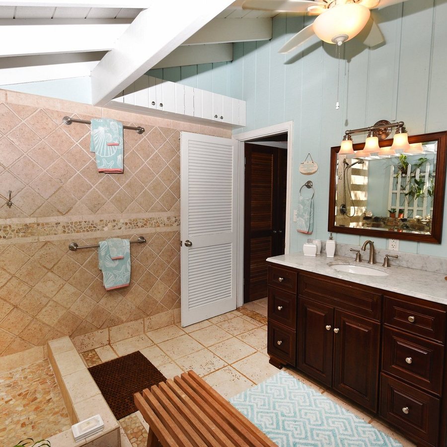 House of Open Arms — Bathroom