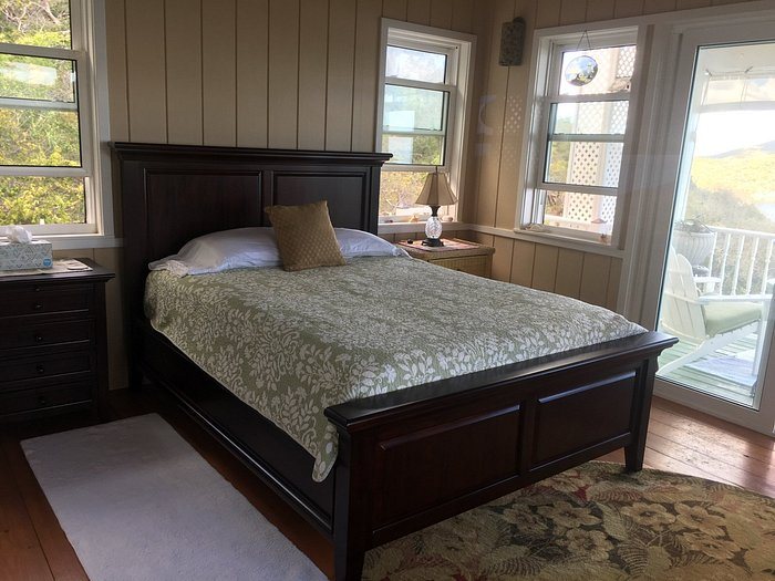 House of Open Arms — Guest room