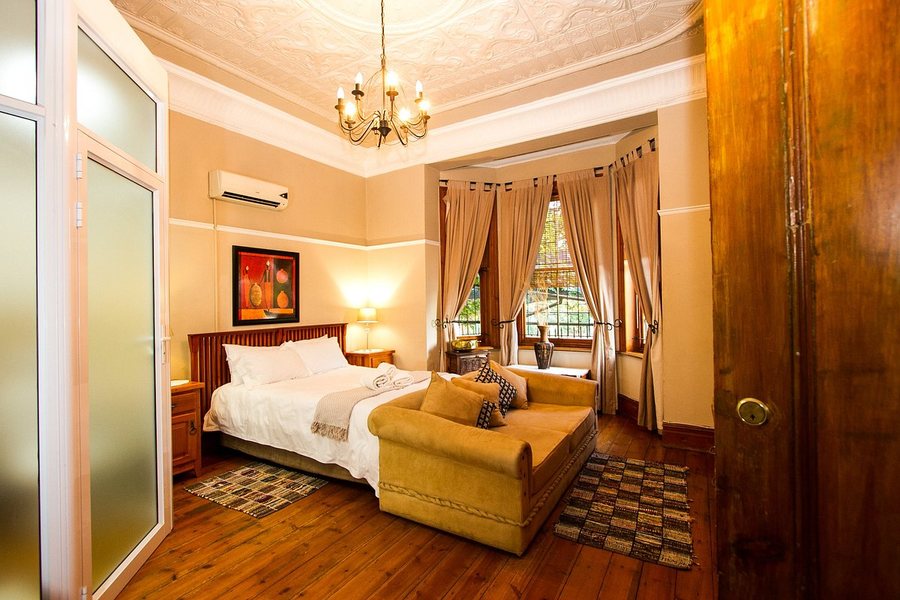 House On The Hill — Guest room