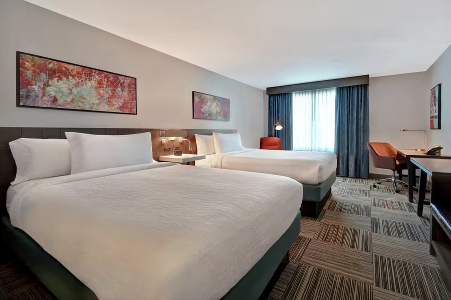 Houston Inn and Suites — Guest room
