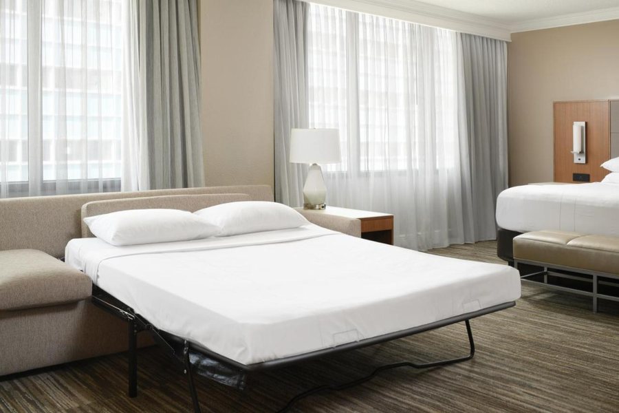Houston Marriott Medical Center Museum District — Guest room