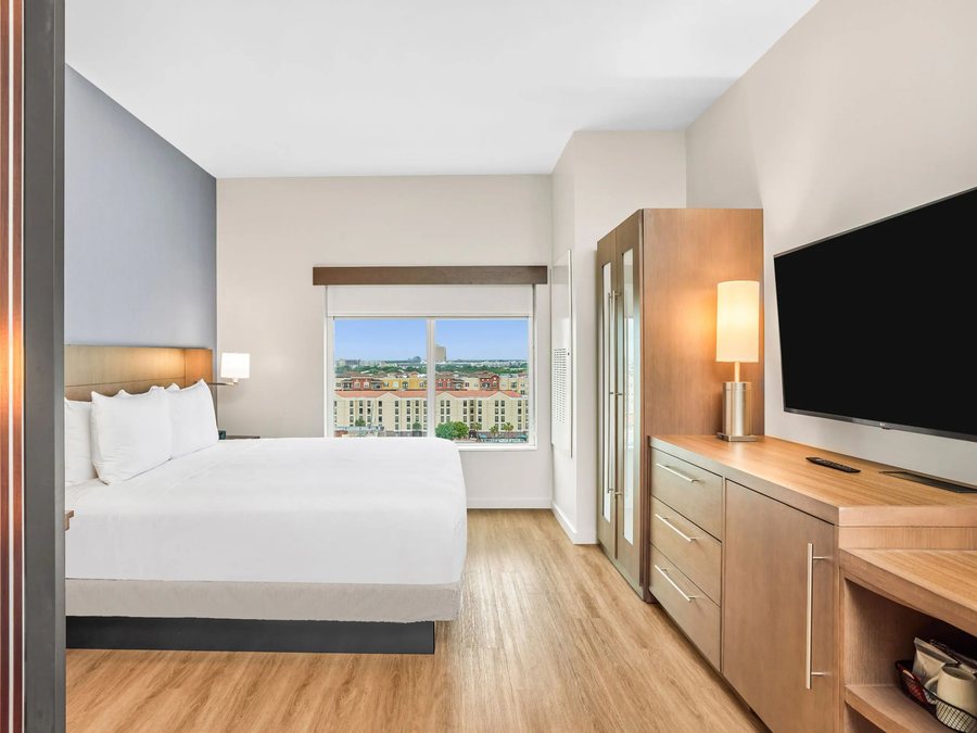 Houston Medical Area — Guest room