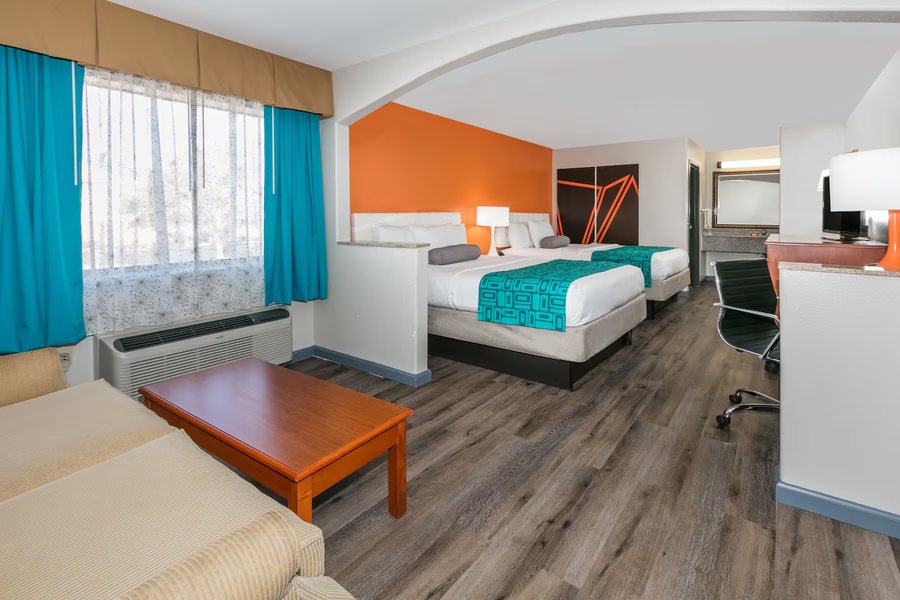 Howard Johnson by Wyndham Lafayette — Guest room