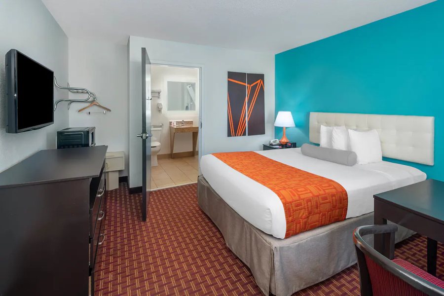 Howard Johnson by Wyndham Rock Hill — Guest room