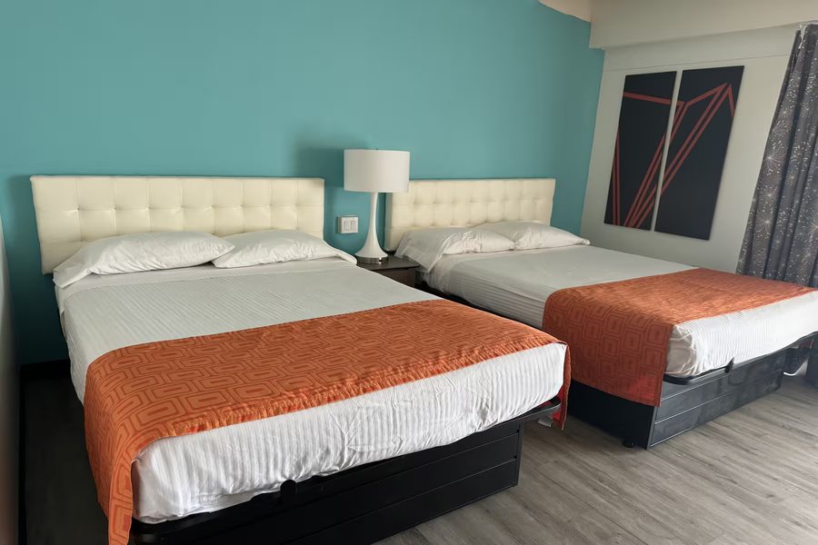 Howard Johnson Hotel by Wyndham Toms River — Guest room