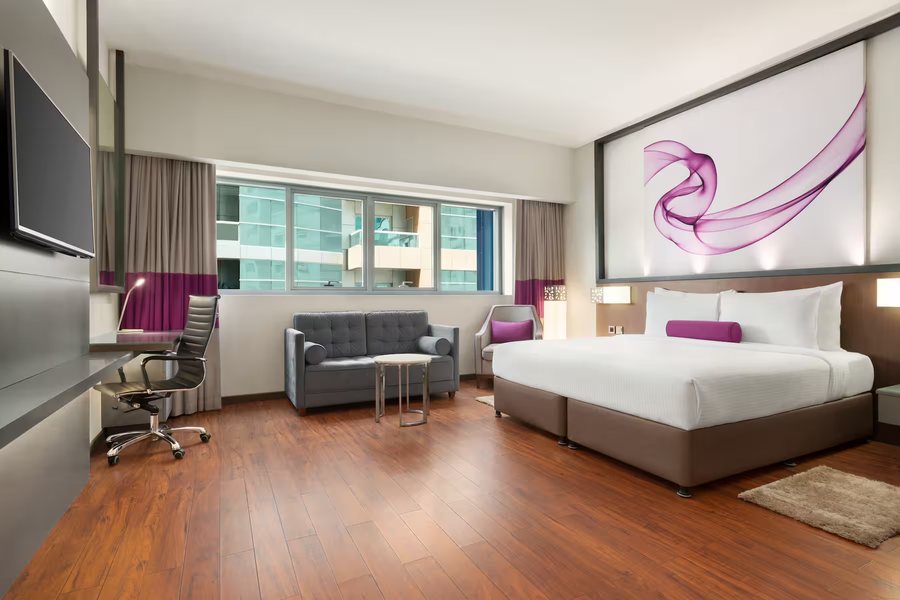 Howard Johnson Plaza By Wyndham Dubai Deira — Guest room