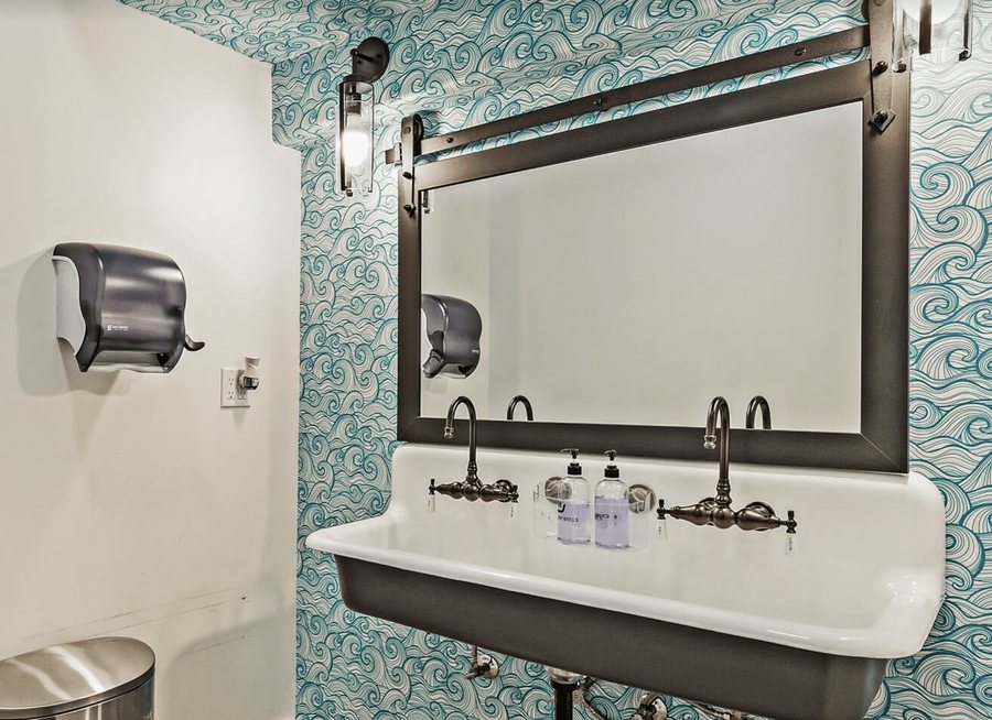 Howzit Hostels — Bathroom