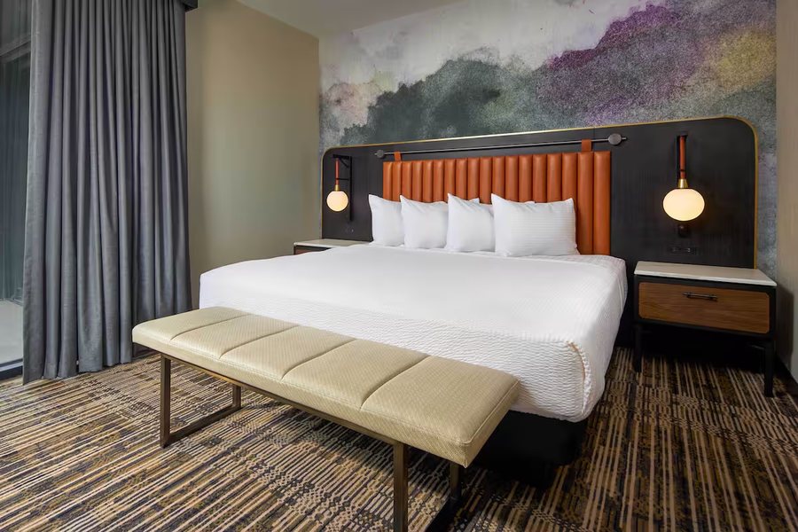 HTR Niagara — Guest room