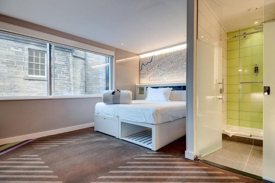 Hub by Premier Inn London Goodge Street Hotel — Guest room