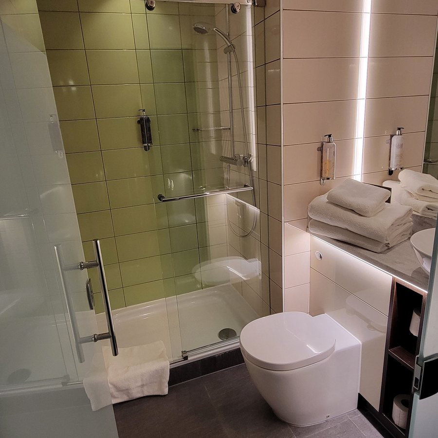 Hub by Premier Inn London King s Cross Hotel — Bathroom