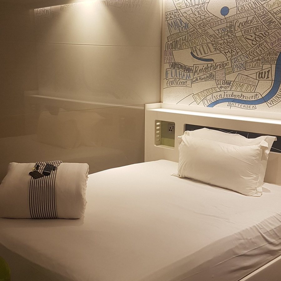 Hub by Premier Inn London Westminster Abbey hotel — Guest room