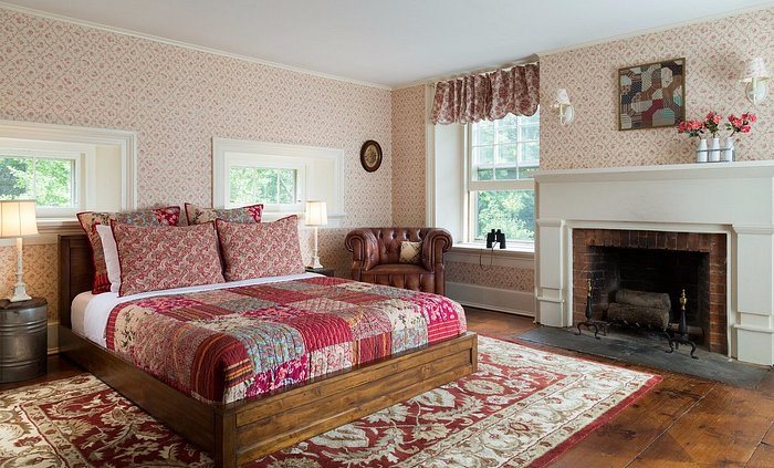 Hudson Valley Rose Bed Breakfast — Guest room
