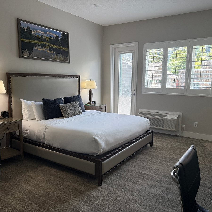 Huff House Inn and Cabins — Guest room