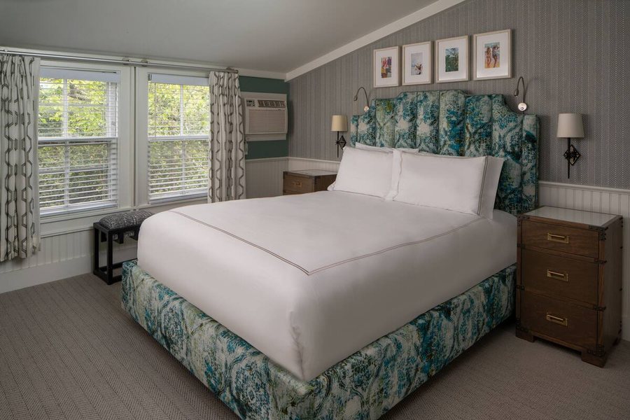 Huntting Inn — Guest room