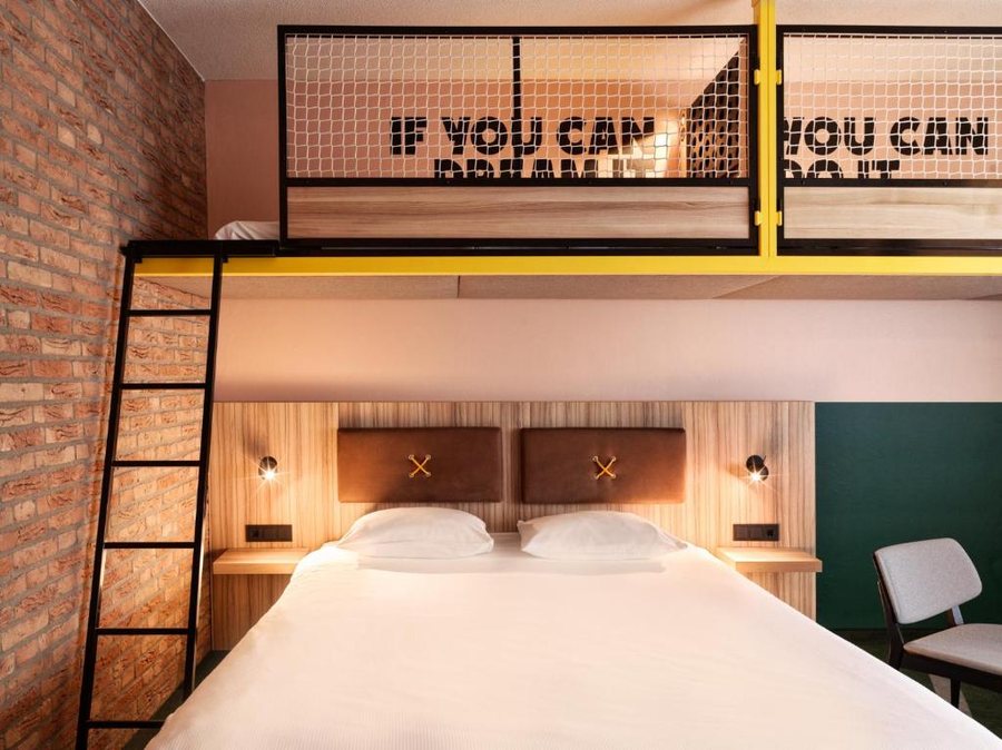 HUP — Guest room