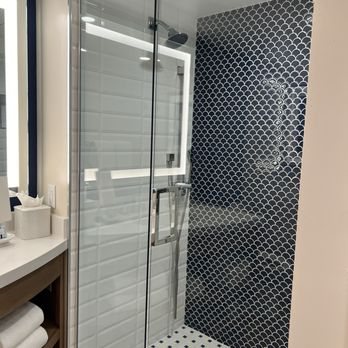 Hutchinson Shores Resort Spa — Bathroom