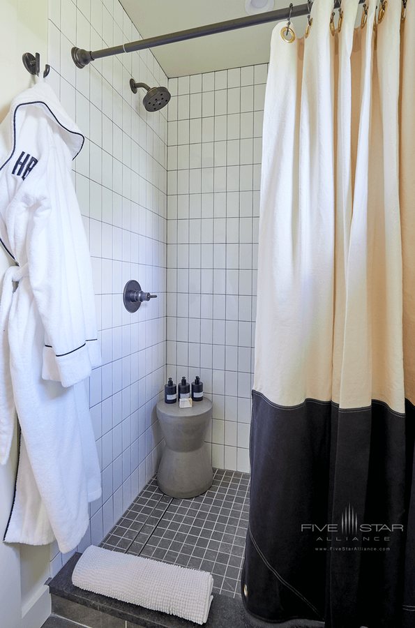 Hutton Brickyards — Bathroom